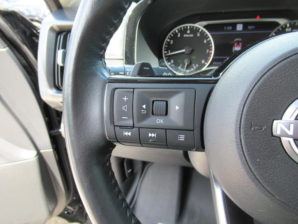 2023 Nissan Pathfinder SL photo 17
