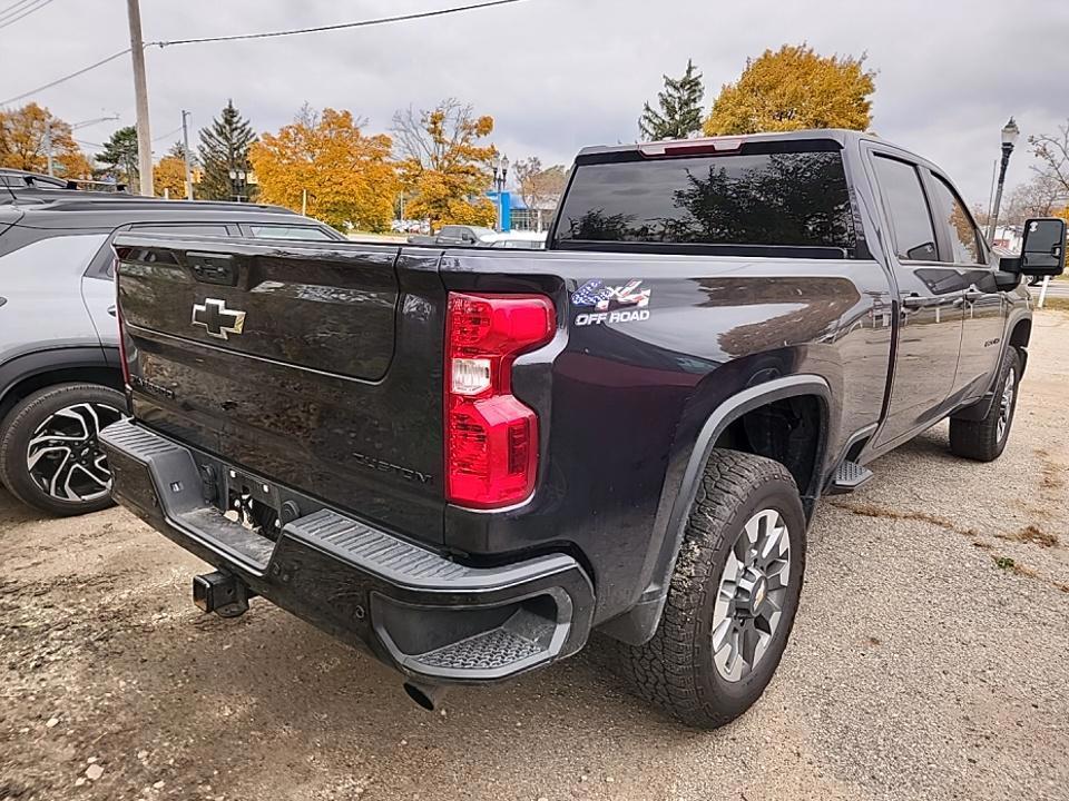 2024 Chevrolet Silverado 2500HD Custom photo 3