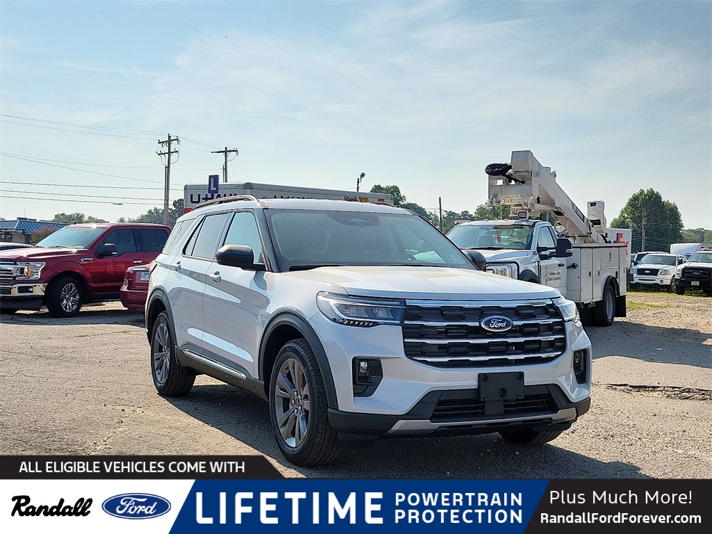 2025 Ford Explorer Active's photo