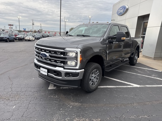 2026 Ford F-350 Lariat photo 2