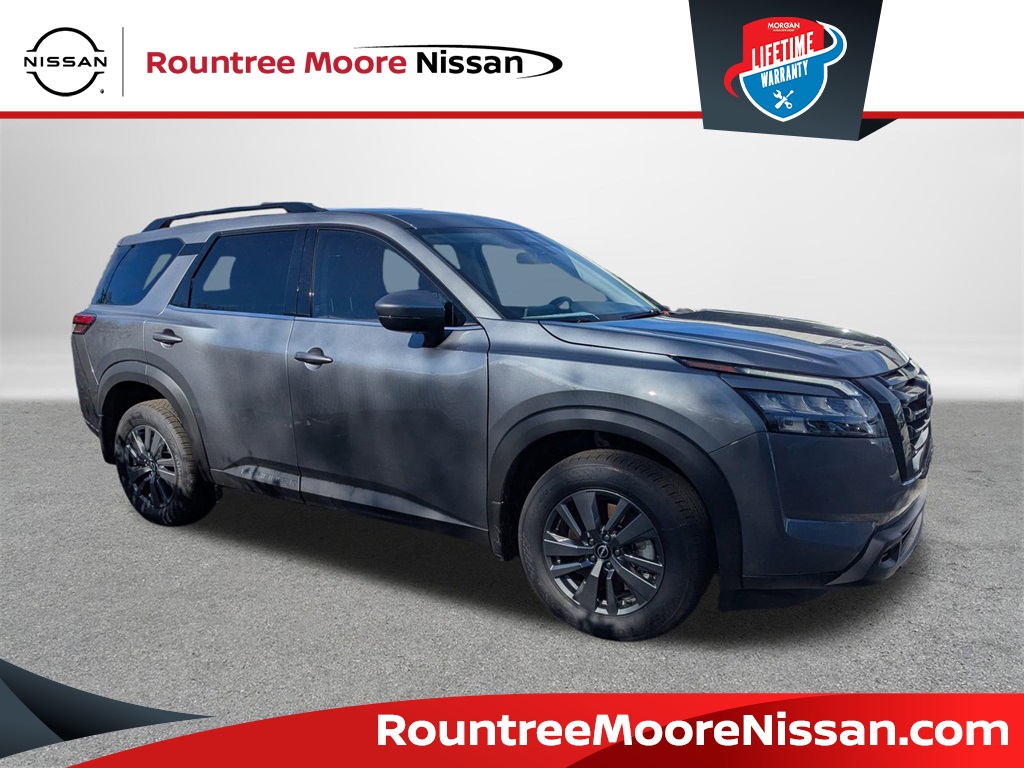 2025 Nissan Pathfinder SV's photo