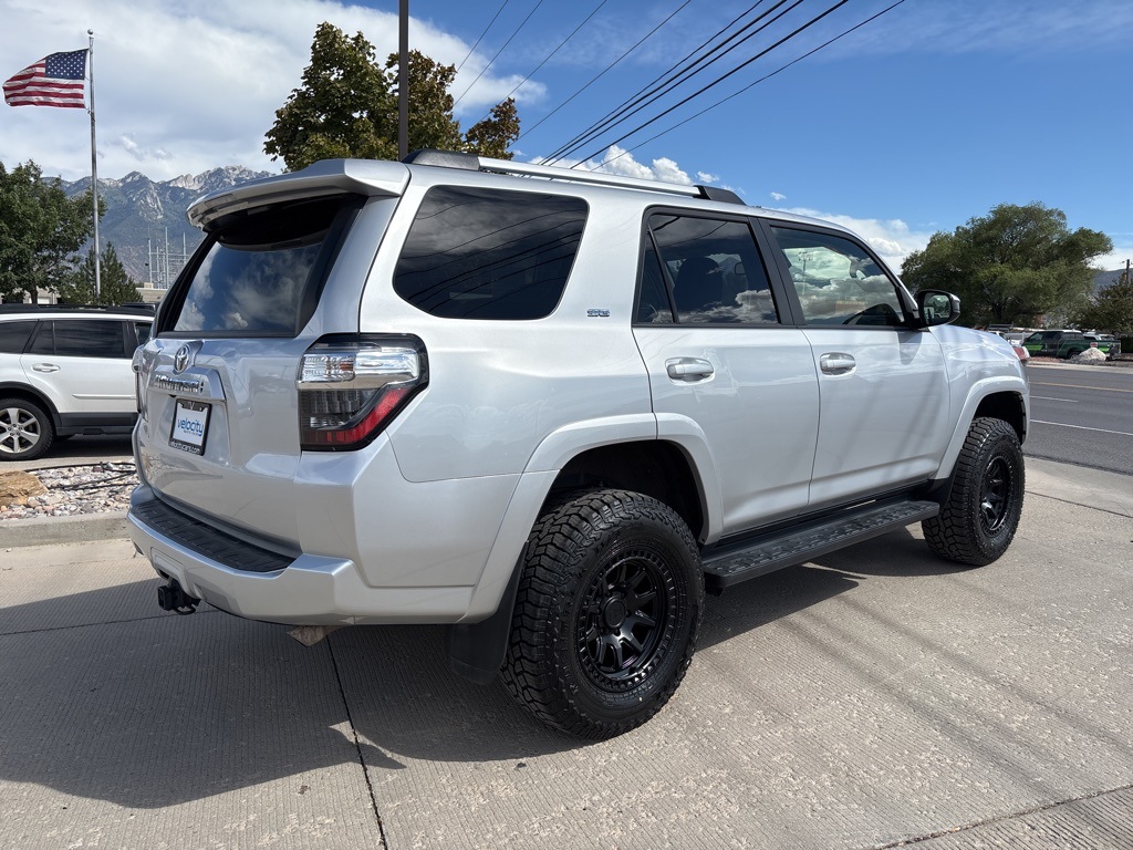 2024 Toyota 4Runner SR5 photo 4