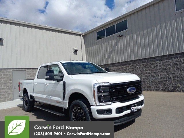 New 2025 Star White Metallic Tri-Coat Ford Platinum image 1
