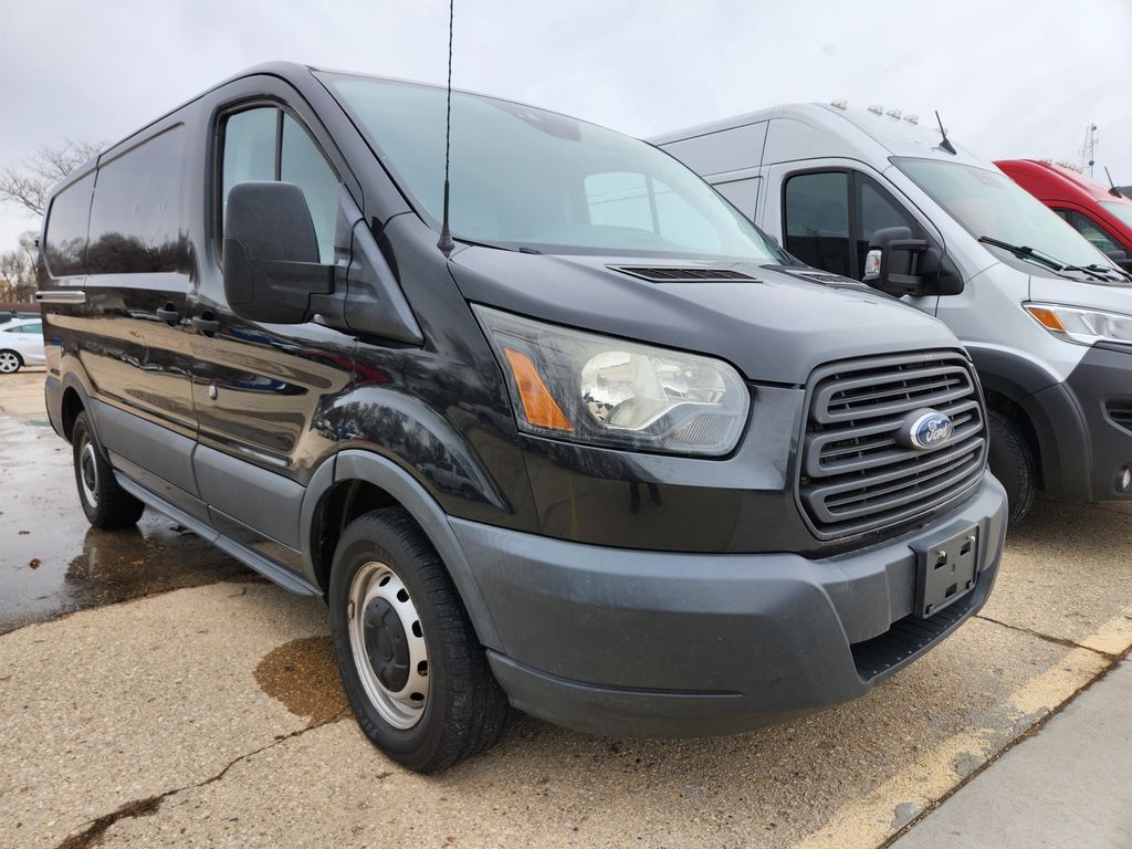 2015 Ford Transit Base's photo