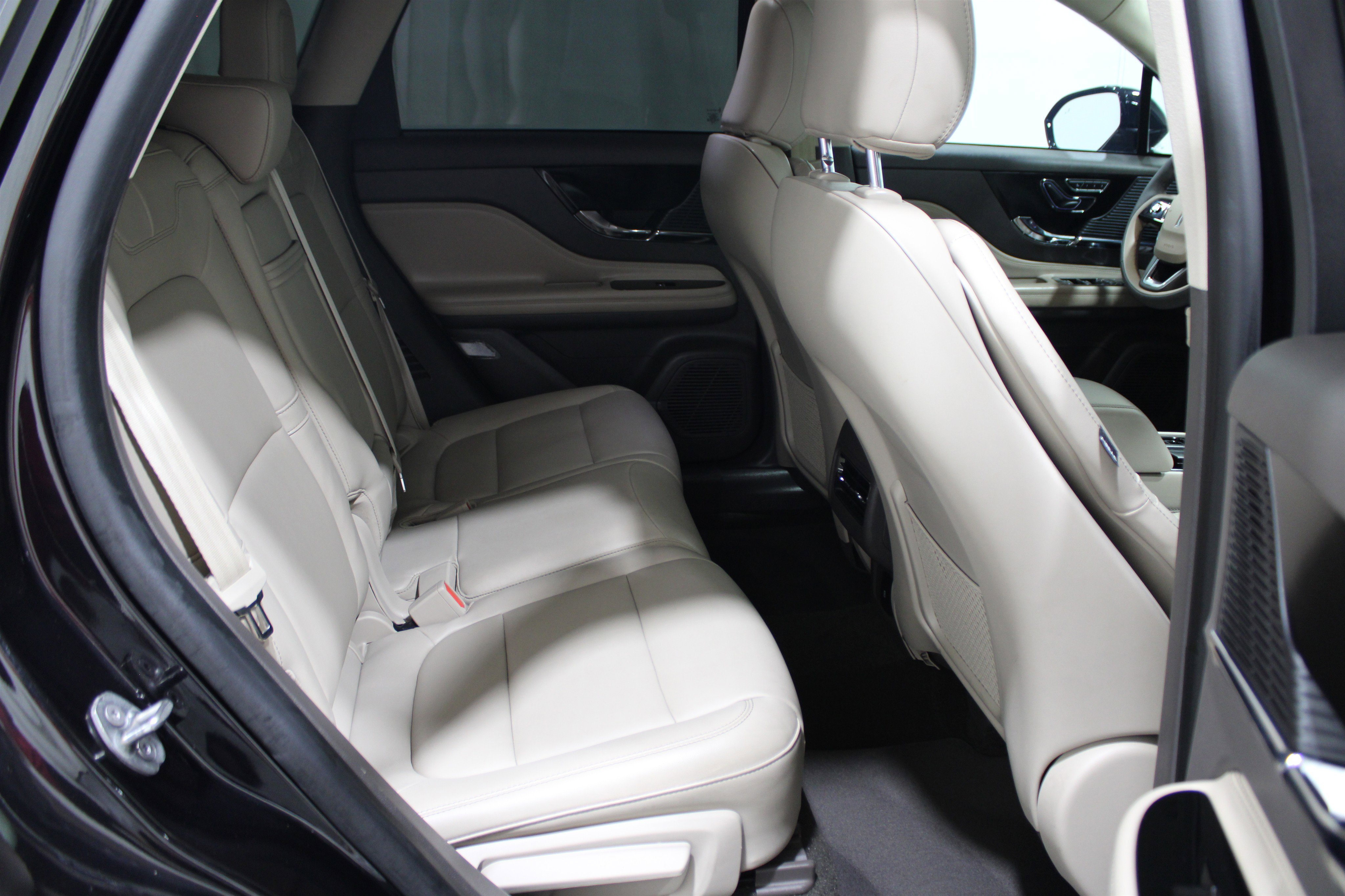 2022 Lincoln Corsair Standard photo 13