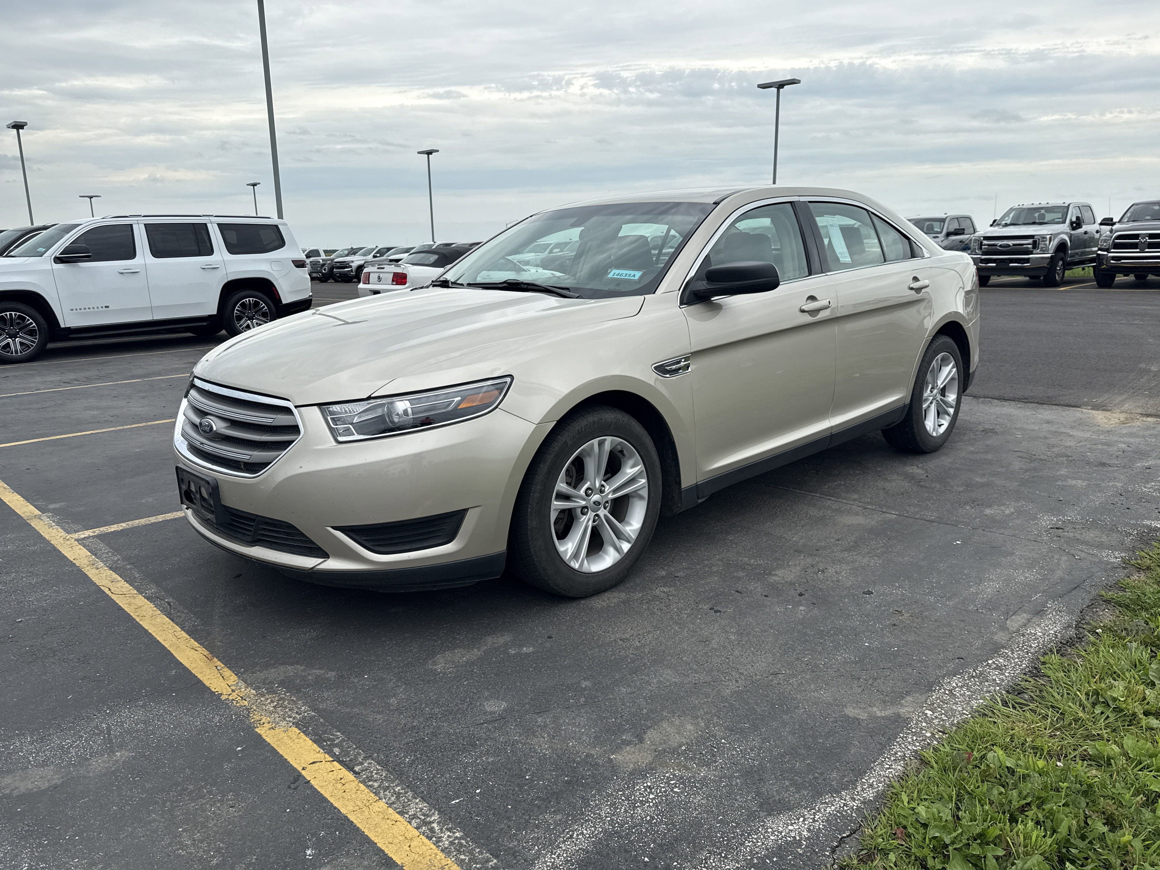 Used 2018 Ford Taurus SE with VIN 1FAHP2D83JG134879 for sale in Burnsville, Minnesota