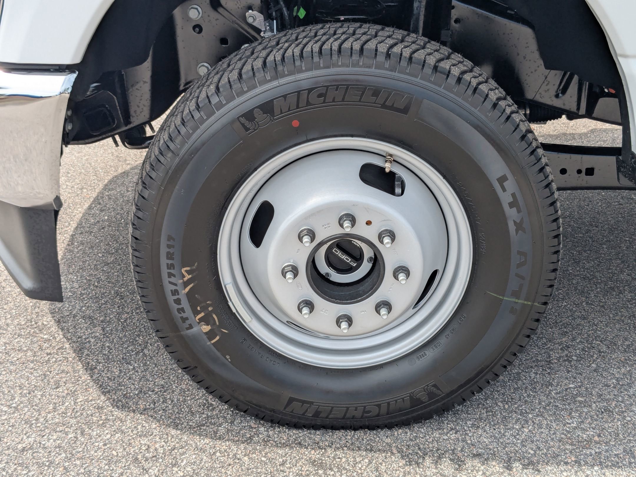 2025 Ford F-350 XL photo 3