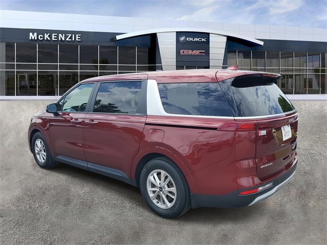 2023 Kia Carnival LX photo 3