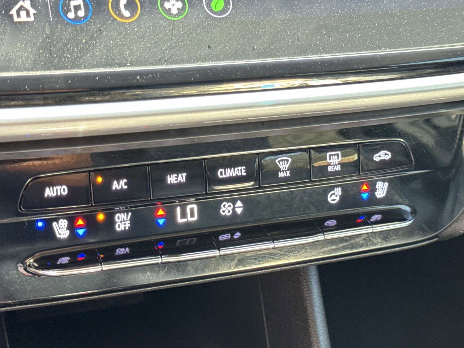 2022 Chevrolet Bolt EUV Premier photo 21