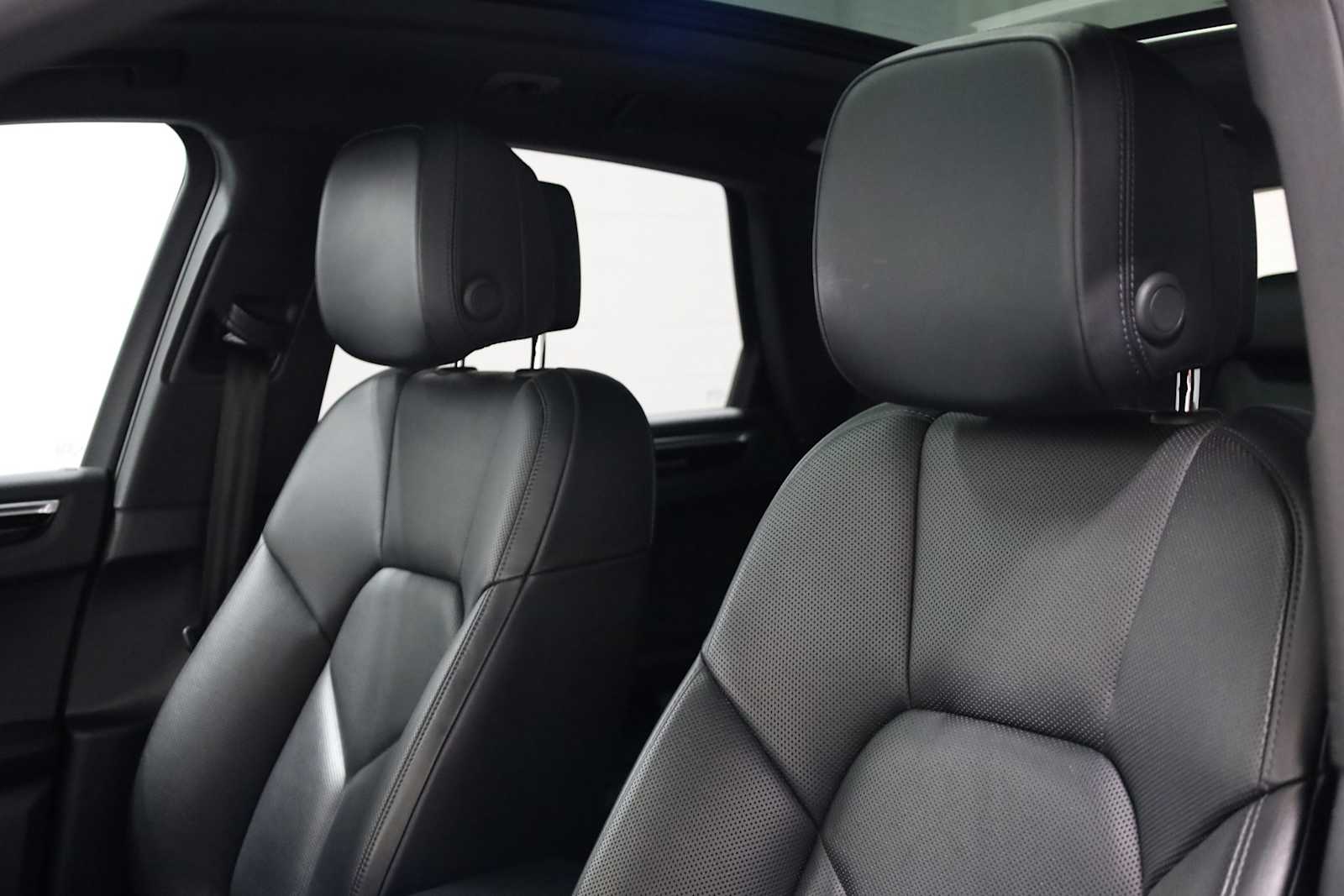 2018 Porsche Macan S photo 16