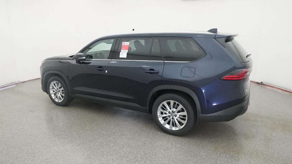 2026 Toyota Grand Highlander Platinum AWD photo 11