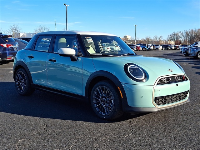 2026 Mini Cooper 4 Door Hardtop S Iconic photo 3