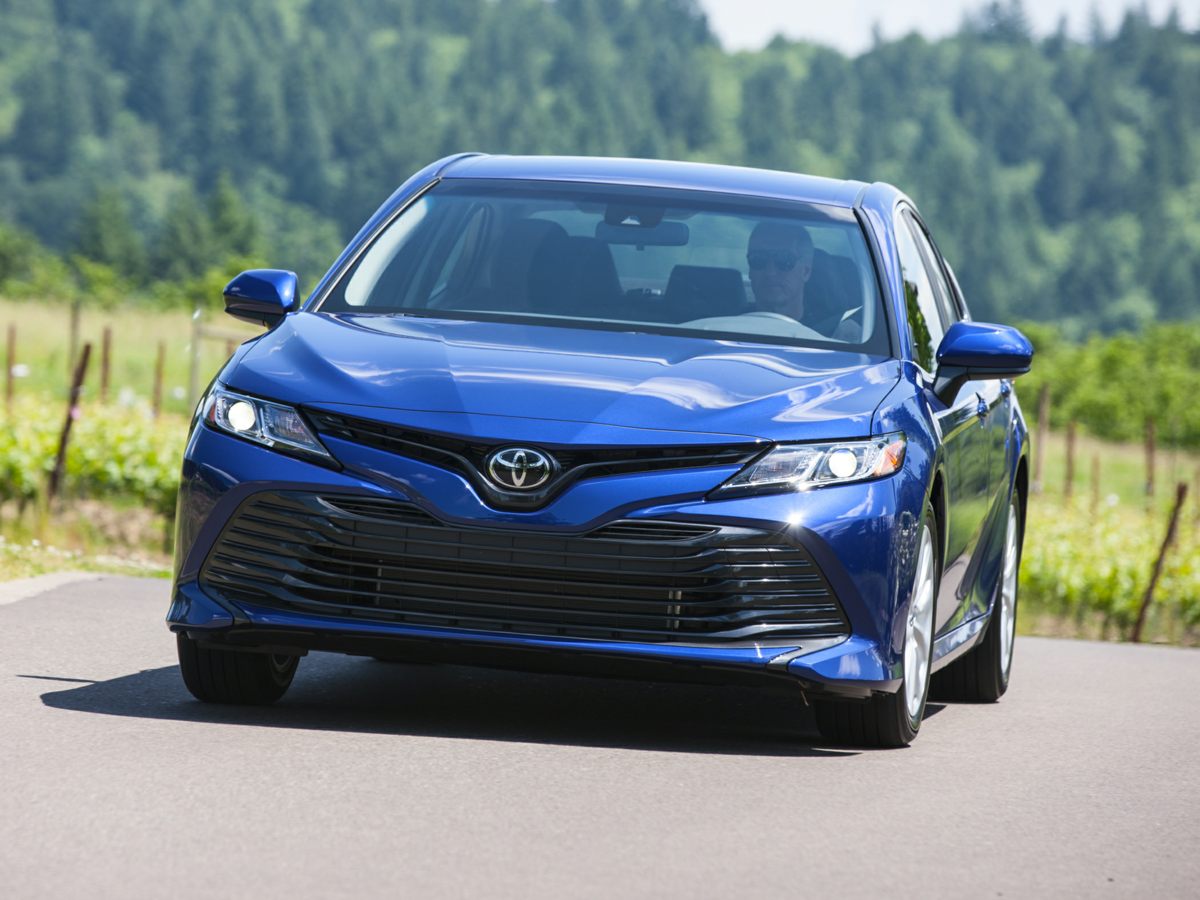2018 Toyota Camry XLE's photo