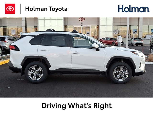 2025 Toyota RAV4 XLE's photo