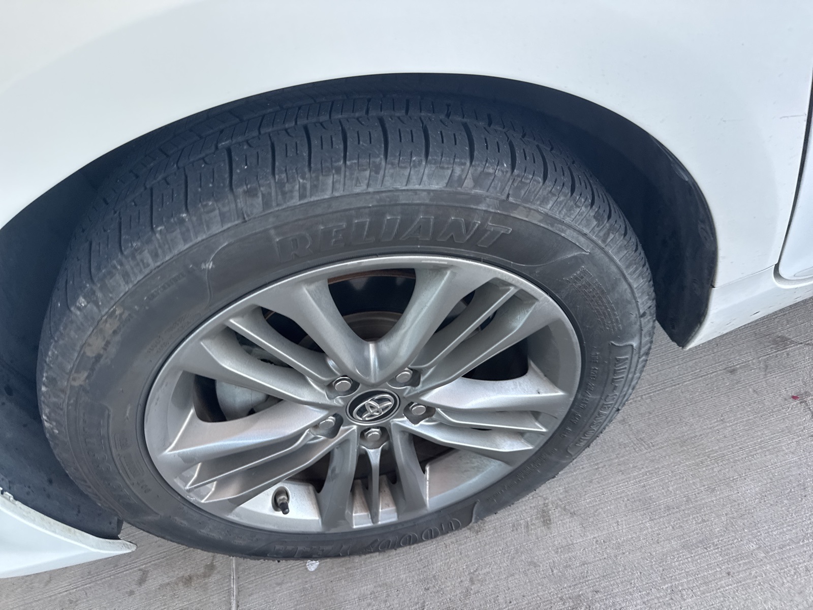 2017 Toyota Camry XLE XSE photo 3