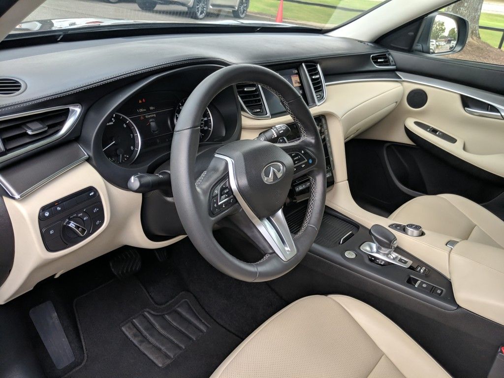 2022 Infiniti QX50 Luxe photo 11