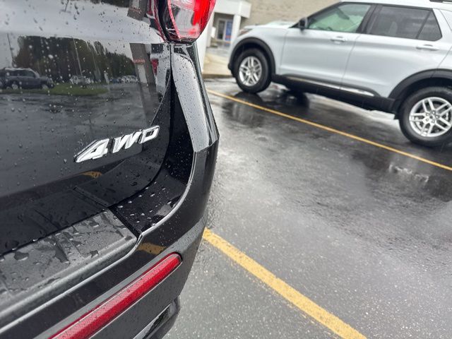 2025 Ford Explorer ST-Line photo 14