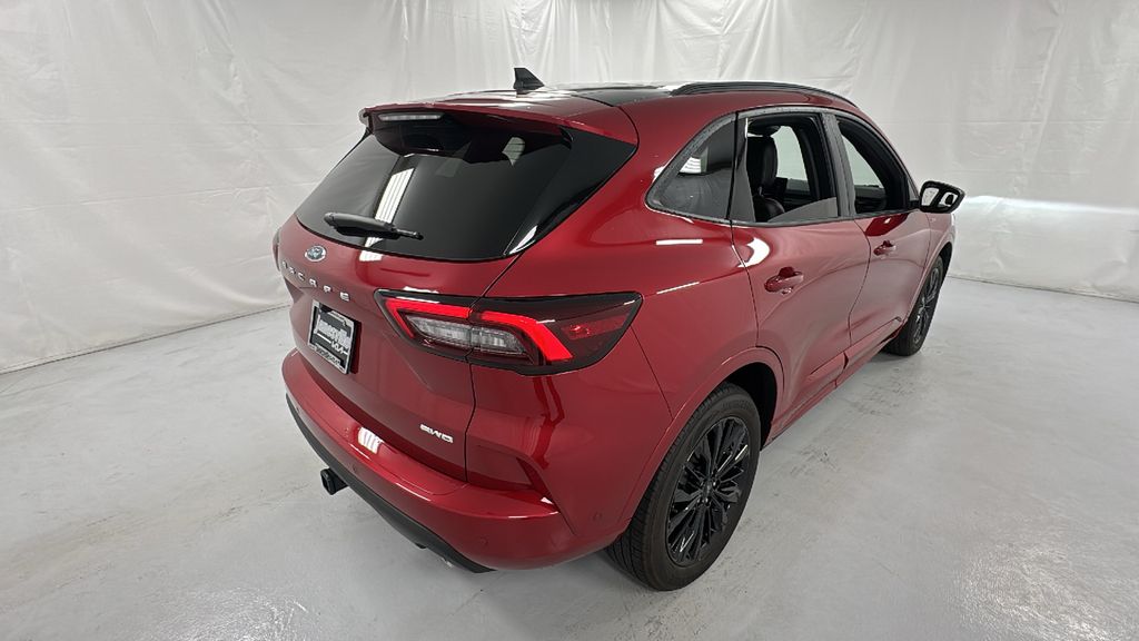 2024 Ford Escape ST-Line Elite photo 3
