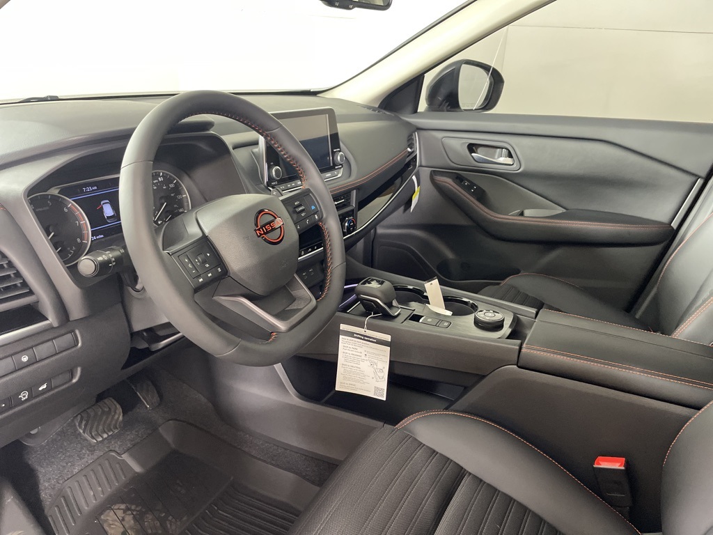 2026 Nissan Rogue SV photo 17