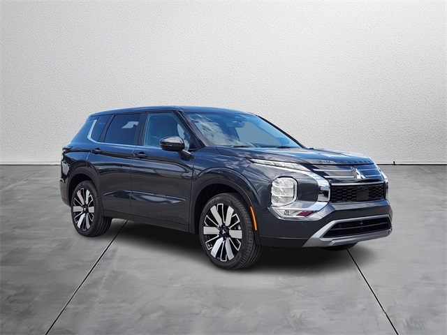 2025 Mitsubishi Outlander SE's photo