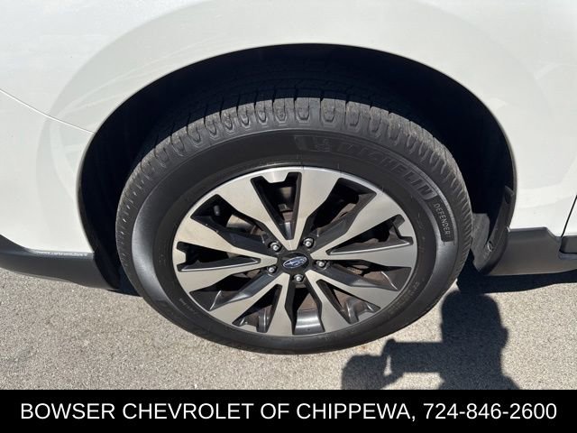 2017 Subaru Outback Limited photo 2