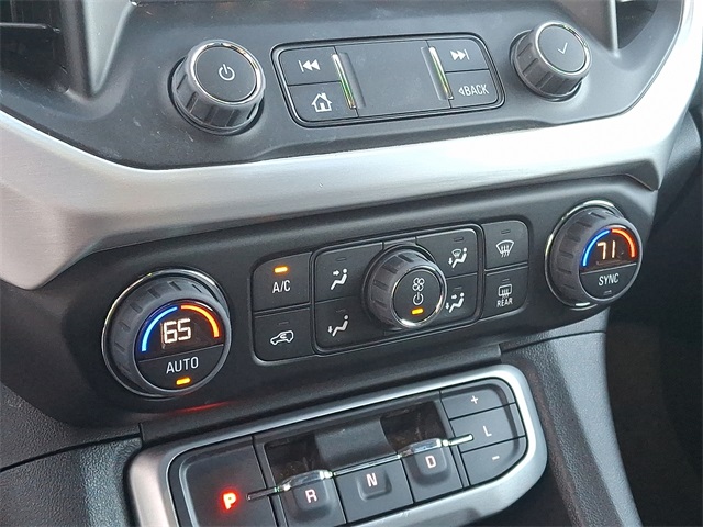 2022 Gmc Acadia SLE photo 16