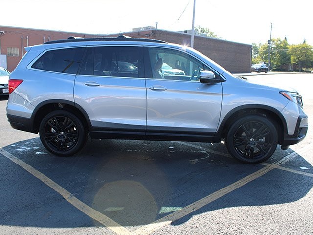 2022 Honda Pilot Special Edition photo 3
