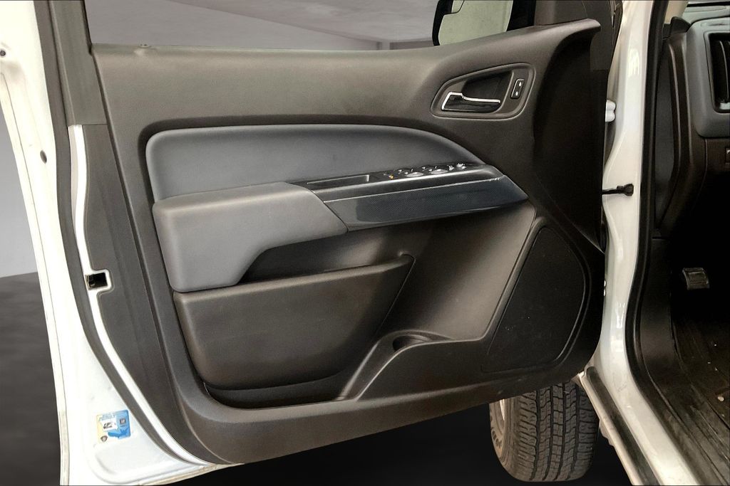 2017 Chevrolet Colorado Z71 photo 21