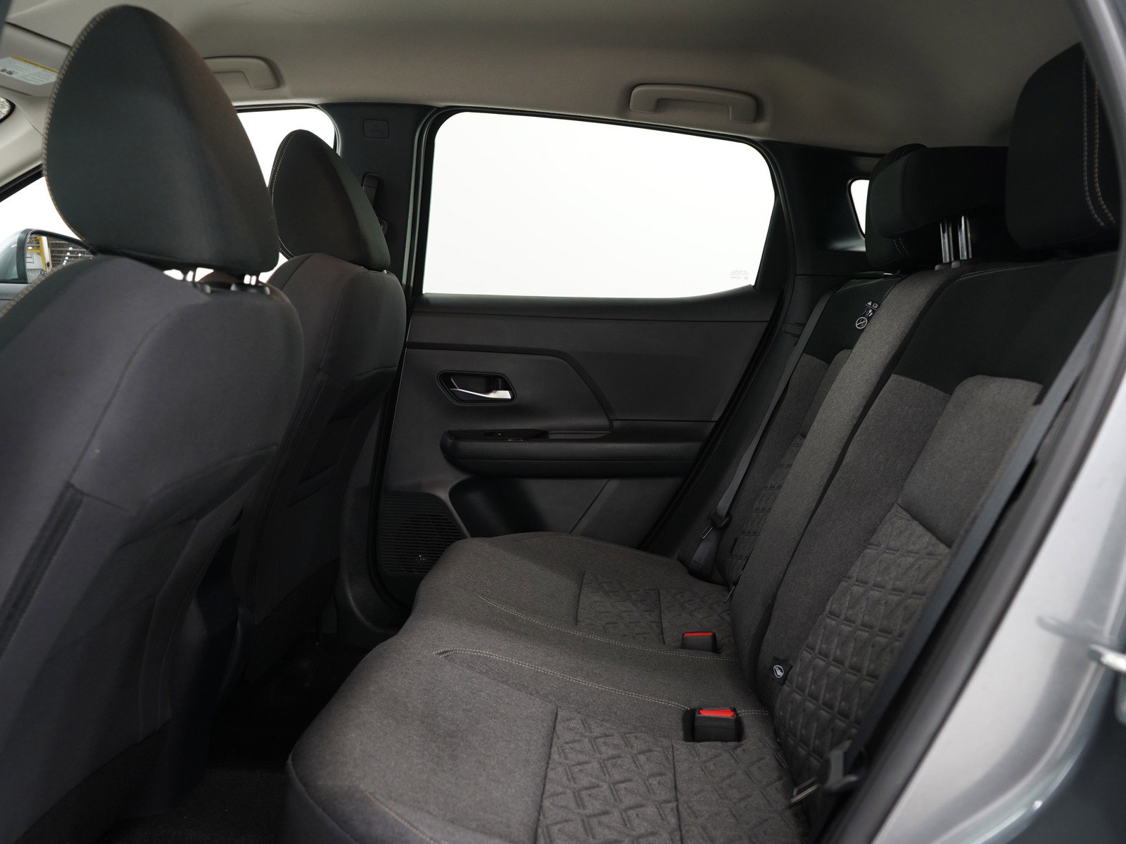 2025 Nissan Kicks SV photo 11