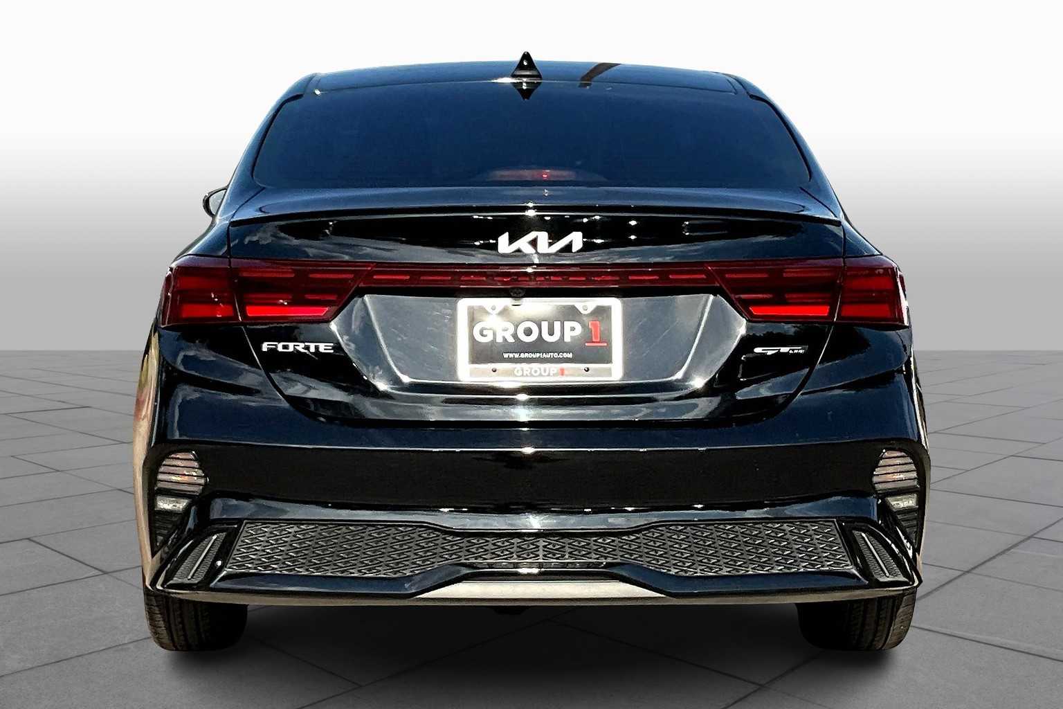 2024 Kia Forte GT-Line photo 4