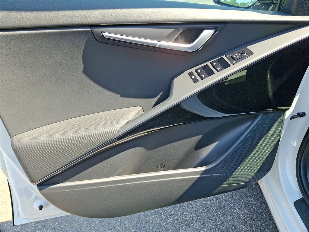 2025 Kia Niro EV Wind photo 11