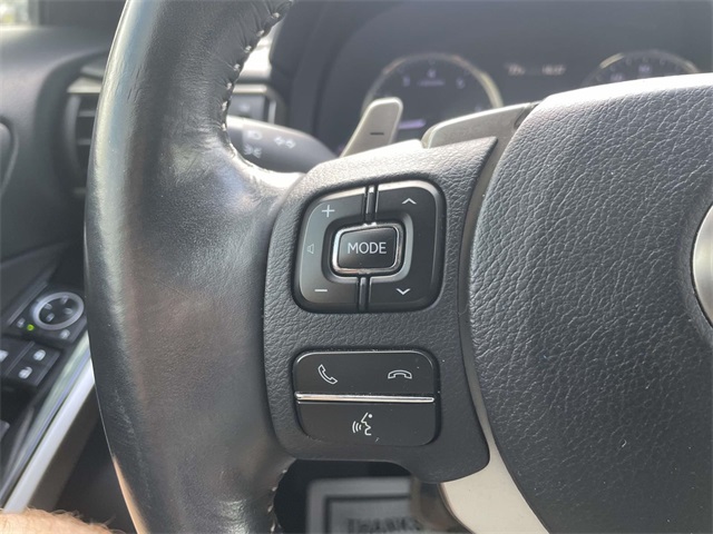 2018 Lexus IS 300 photo 26