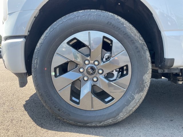 2025 Ford F-150 Lightning photo 2