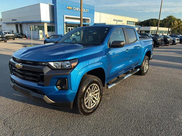 2023 Chevrolet Colorado LT photo 3