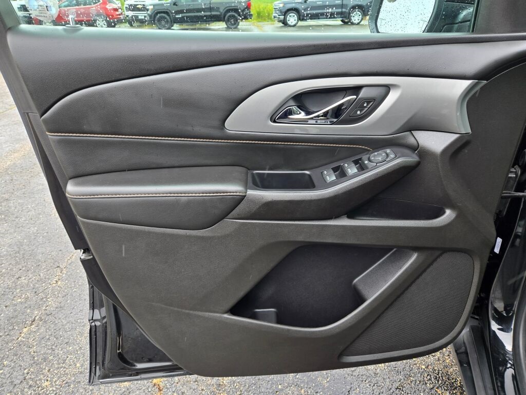 2021 Chevrolet Traverse LS photo 18