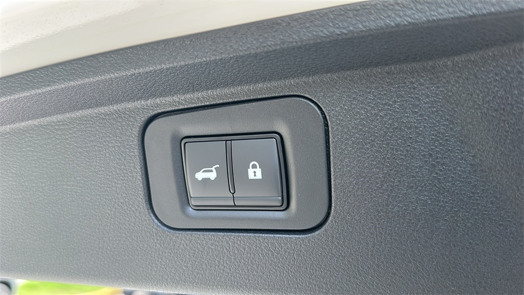 2025 Nissan Armada SL photo 27