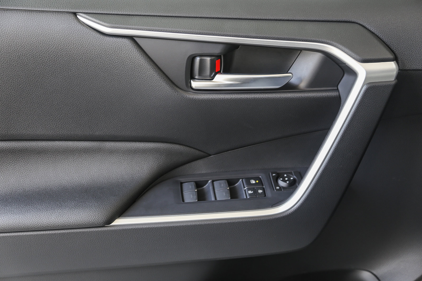 2025 Toyota RAV4 Hybrid XLE photo 20