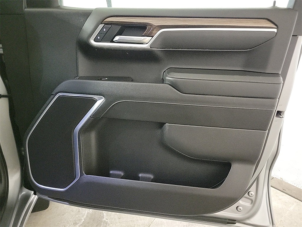 2025 CHEVROLET SILVERADO - Image 22