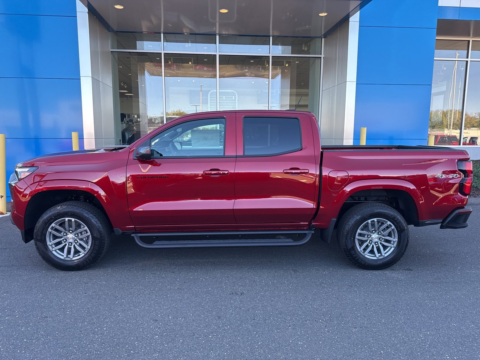 2026 Chevrolet Colorado LT photo 3