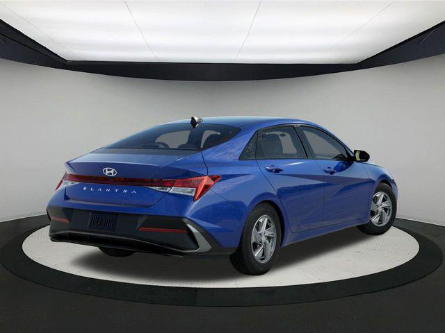 2025 Hyundai Elantra SE photo 4