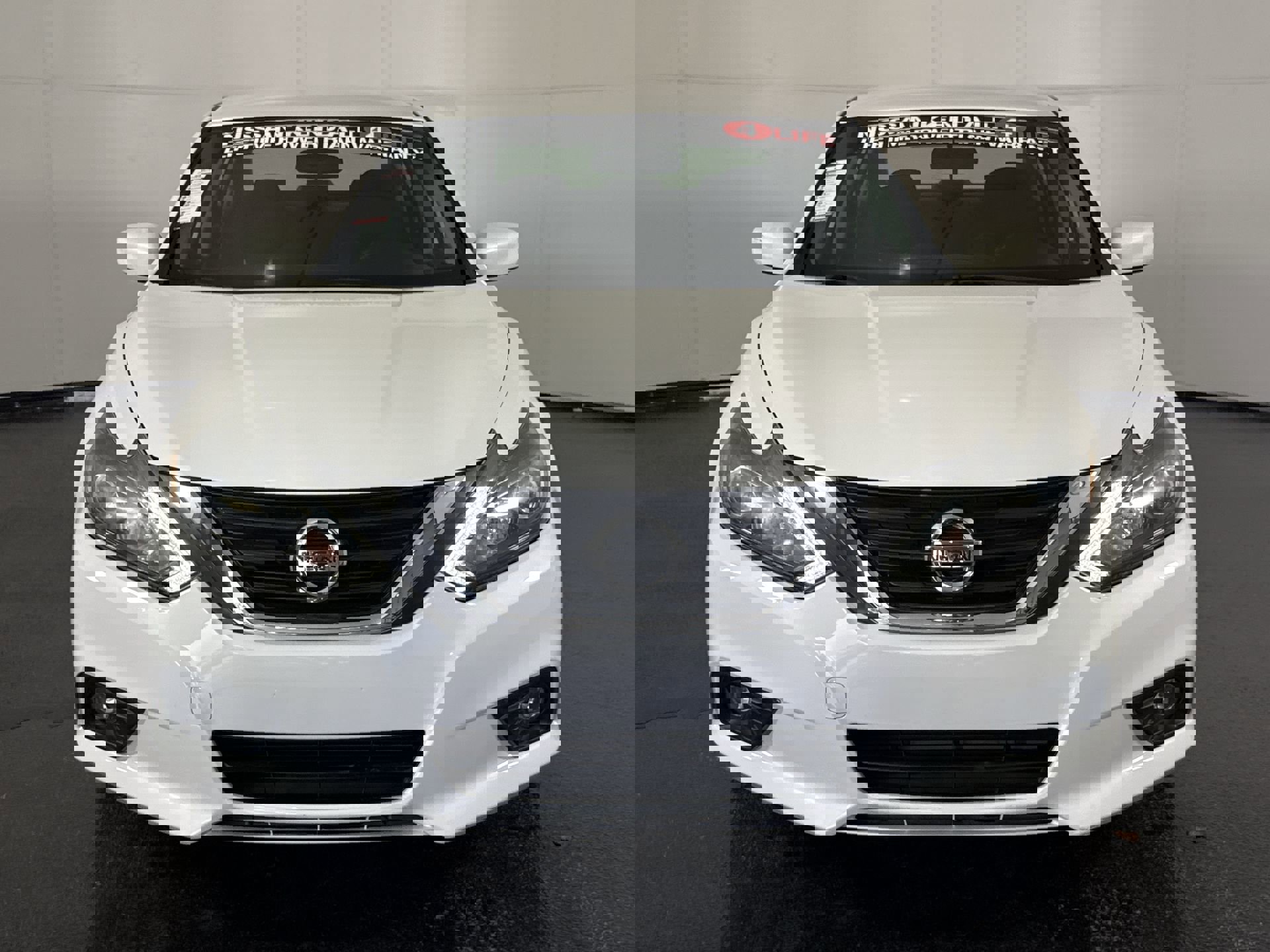 2017 Nissan Altima 2.5 SR photo 3