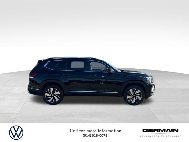 2025 Volkswagen Atlas SEL photo 2