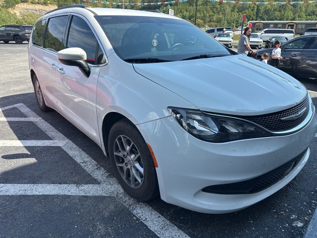 2021 Chrysler Voyager LXi photo 4