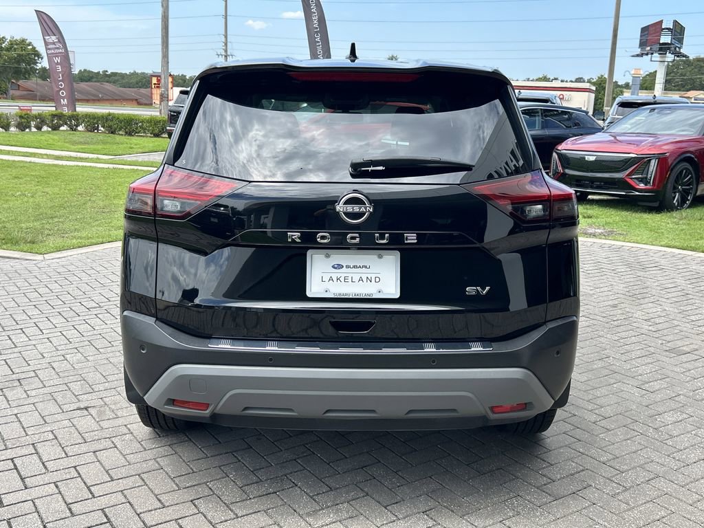 2023 Nissan Rogue SV photo 5
