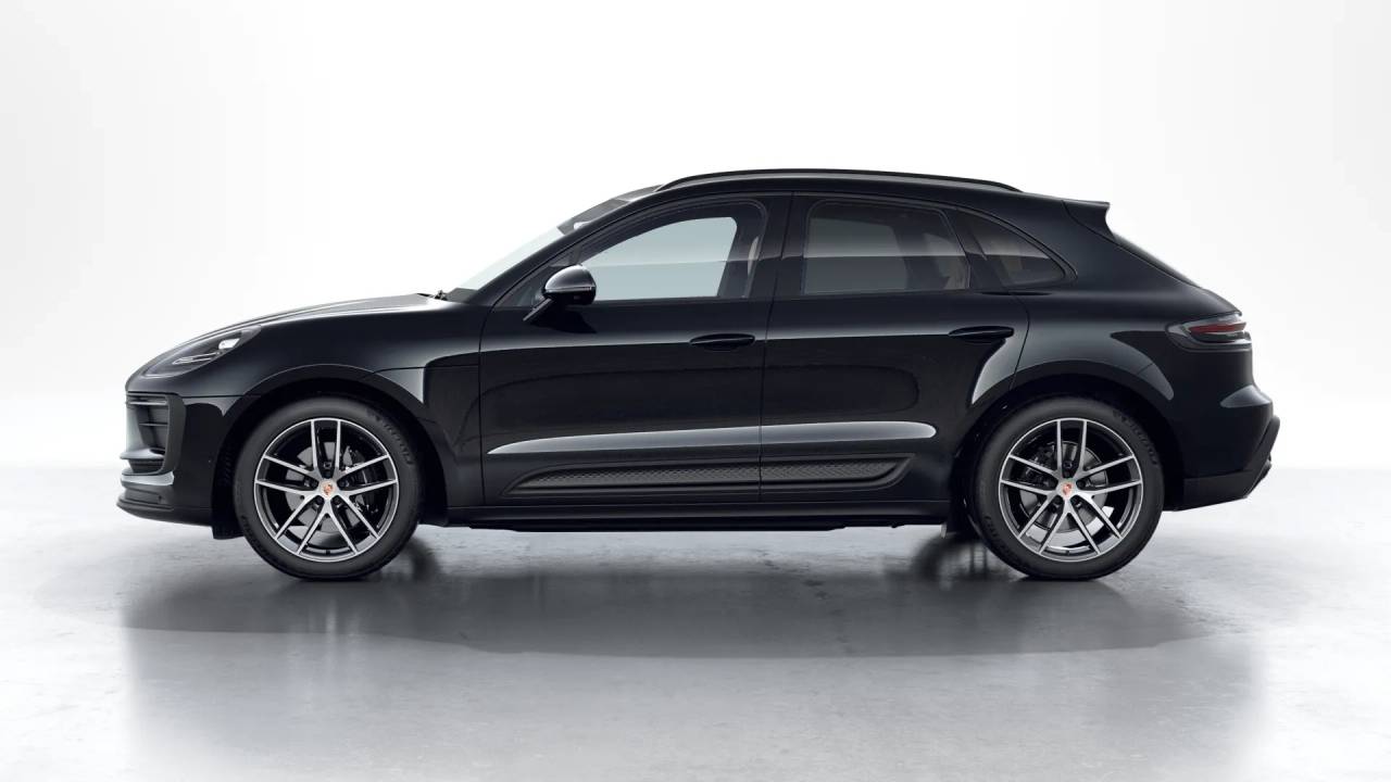 2026 Porsche Macan T photo 2
