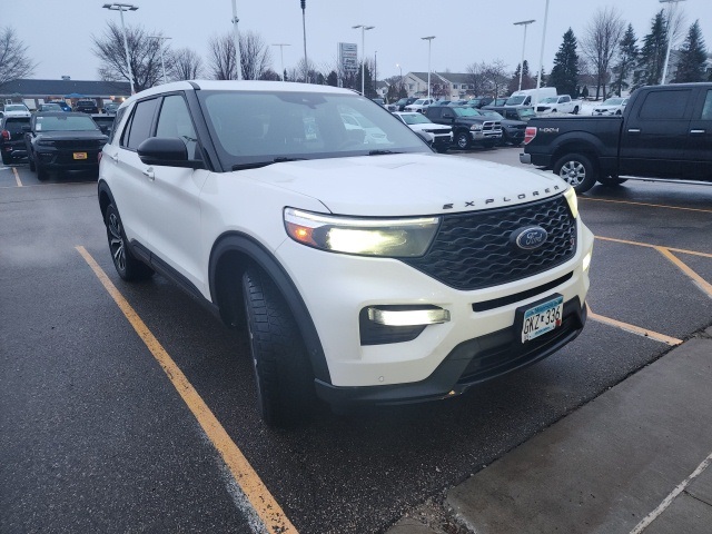 2021 Ford Explorer ST's photo