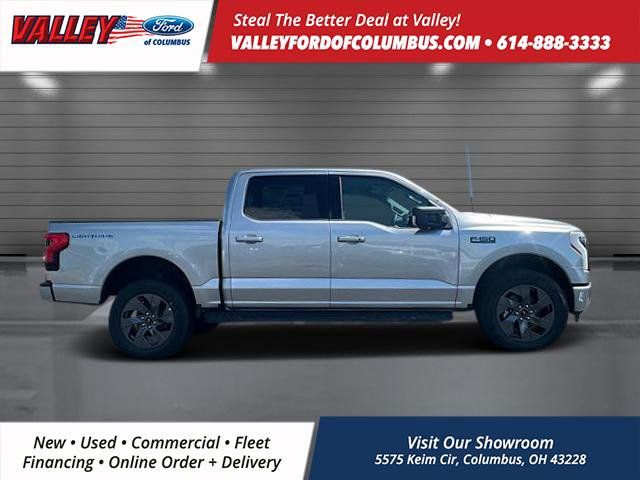 2025 Ford F-150 Lightning photo 3