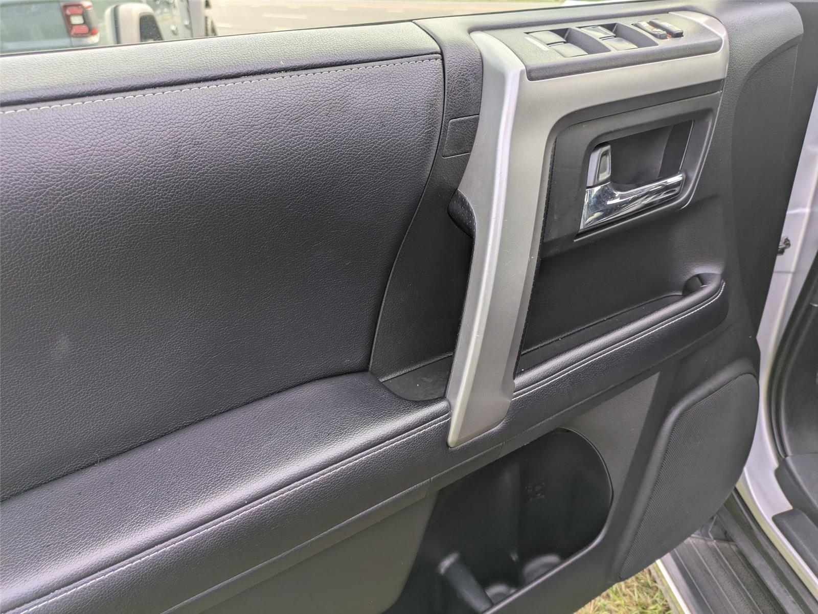 2018 Toyota 4Runner Limited SR5 Premium photo 11