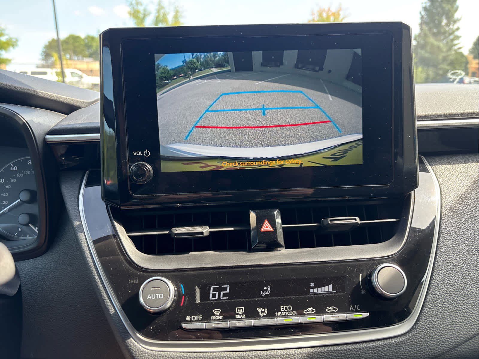 2024 Toyota Corolla LE photo 10