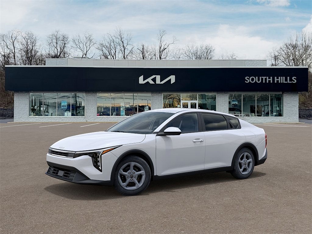 2025 Kia K4 LXS photo 2